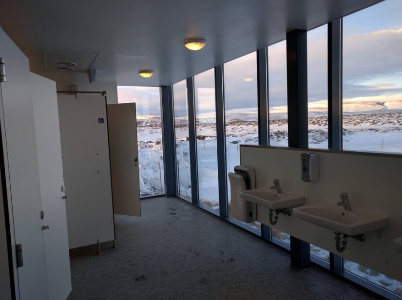 As in the palm of your hand: 20 toilet rooms from different parts of the world that amaze with magnificent views As in the palm of your hand: 20 toilet rooms from different parts of the world that amaze with magnificent views