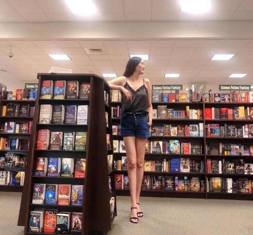 As Renee looks bad, the owner of the longest legs in the world