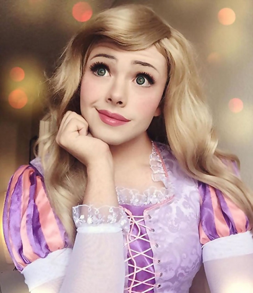 Bajo las imágenes de estas princesas de Disney se esconde... un tipo que sabe hacer las paces