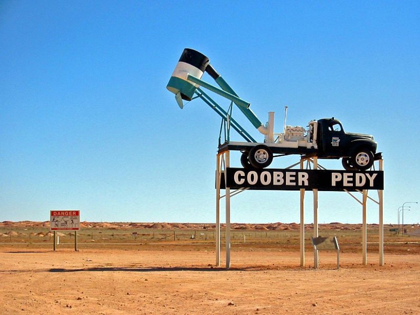 Banished sun: the town of Coober Pedy where people live underground Banished sun: the town of Coober Pedy where people live underground