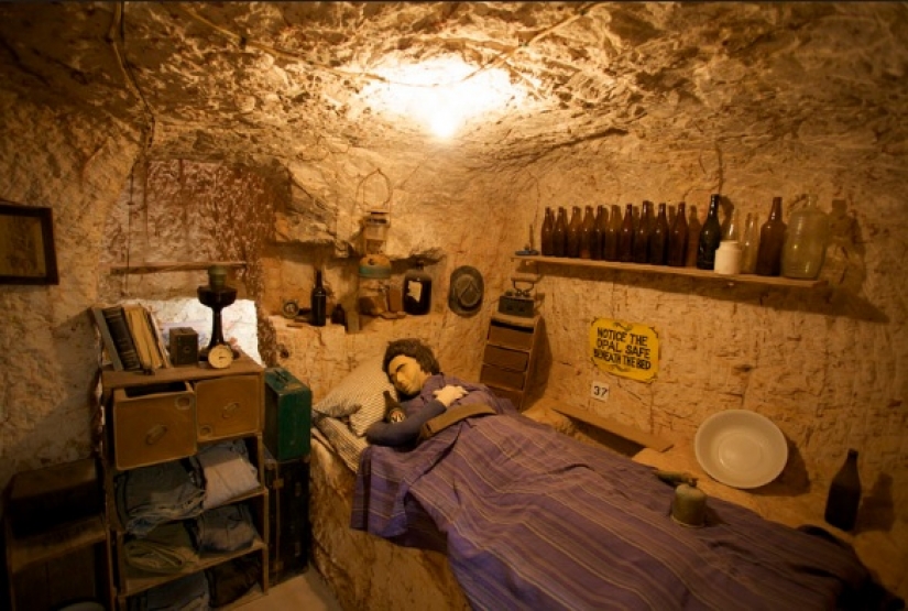 Banished sun: the town of Coober Pedy where people live underground Banished sun: the town of Coober Pedy where people live underground