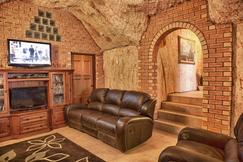 Banished sun: the town of Coober Pedy where people live underground Banished sun: the town of Coober Pedy where people live underground