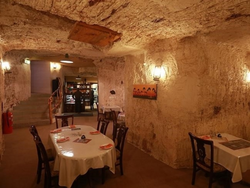 Banished sun: the town of Coober Pedy where people live underground Banished sun: the town of Coober Pedy where people live underground