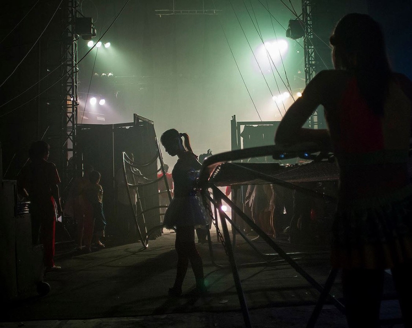Be in character: The hard everyday life of Vietnamese circus performers Be in character: The hard everyday life of Vietnamese circus performers