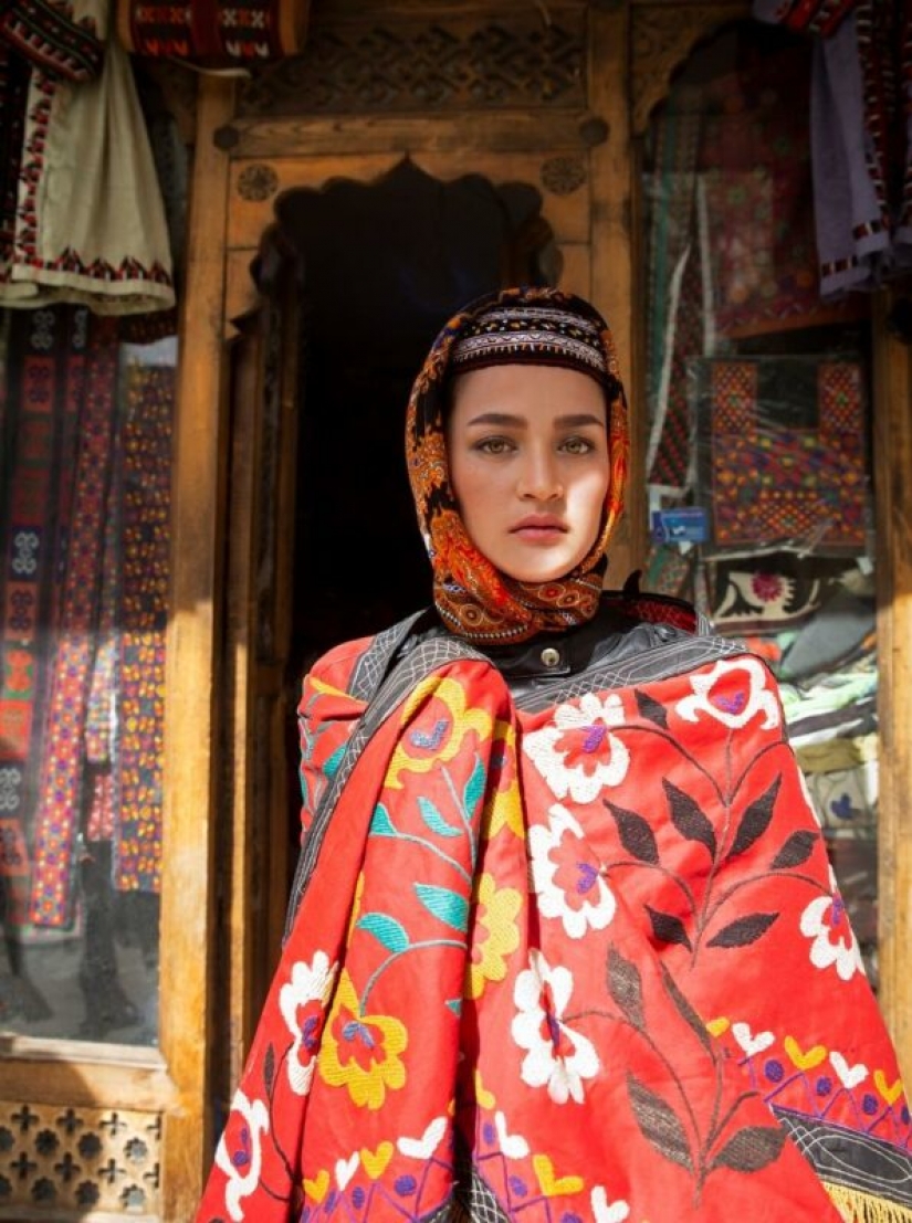 Beauty against war in the works of the photographer from Afghanistan Fatima Hossaini Beauty against war in the works of the photographer from Afghanistan Fatima Hossaini
