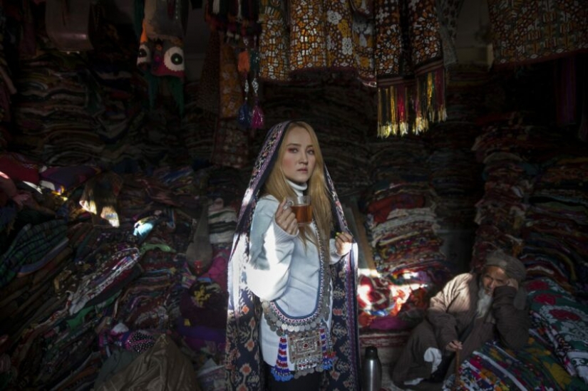 Beauty against war in the works of the photographer from Afghanistan Fatima Hossaini Beauty against war in the works of the photographer from Afghanistan Fatima Hossaini