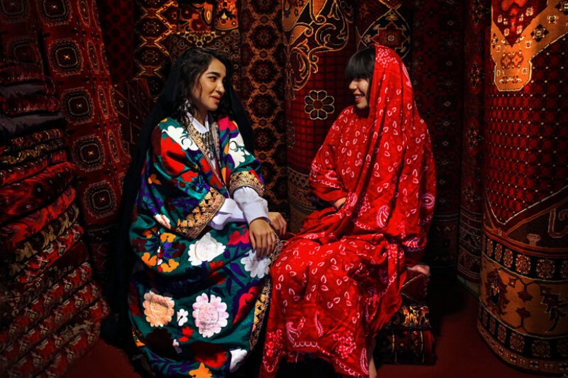 Beauty against war in the works of the photographer from Afghanistan Fatima Hossaini Beauty against war in the works of the photographer from Afghanistan Fatima Hossaini