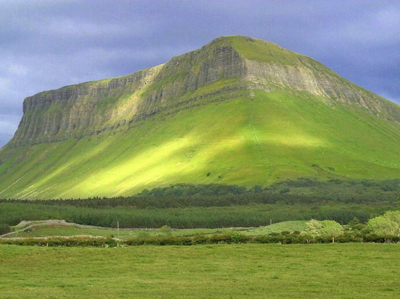 Ben-Bulben — surprisingly beautiful mountain in County Sligo Ben-Bulben — surprisingly beautiful mountain in County Sligo