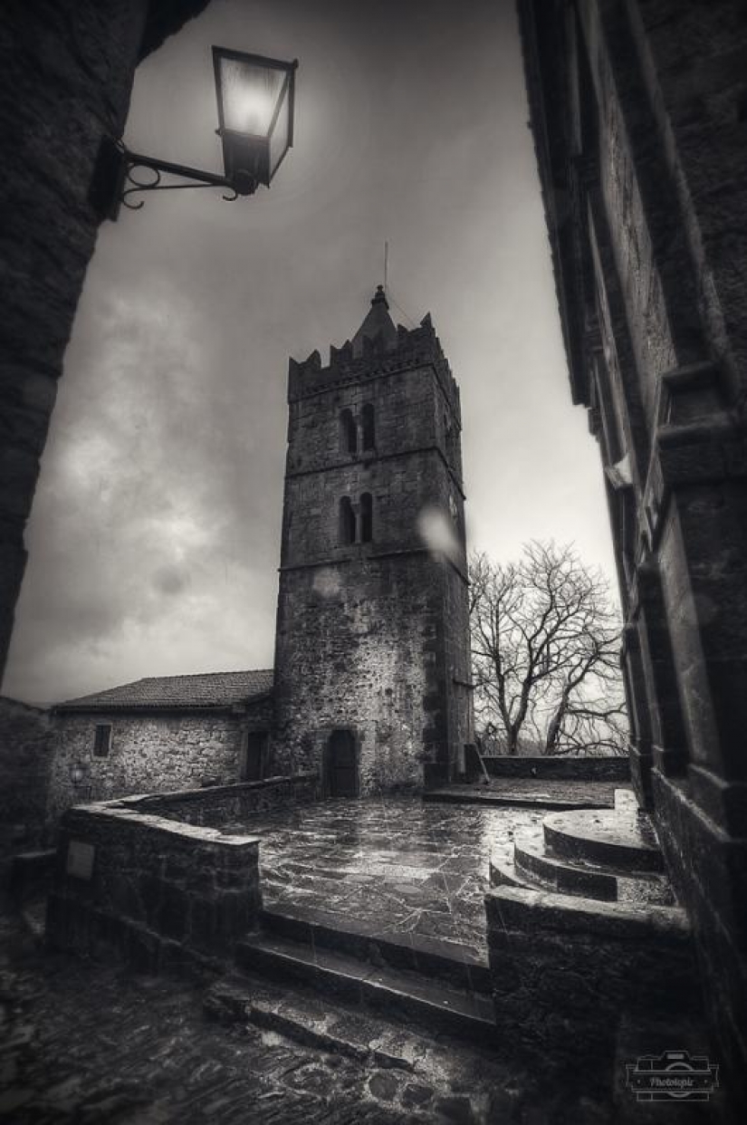 Black and white Europe in magical works of Roberto Pavic