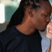 Blogger rusa y su novio de piel oscura murieron en China