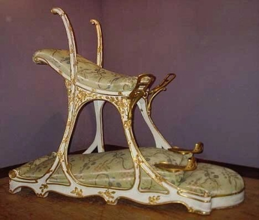 Bragas de la reina Victoria, muebles sexuales del rey Eduardo y otras cosas de la nobleza, vendidas por mucho dinero Bragas de la reina Victoria, muebles sexuales del rey Eduardo y otras cosas de la nobleza, vendidas por mucho dinero