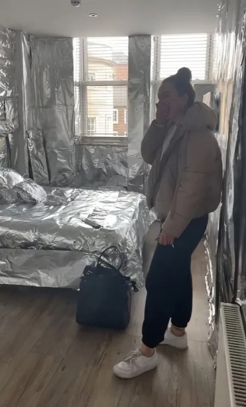 Brilliant joke: the student covered the whole room of the neighbor with foil, including the walls, floor and her vibrator