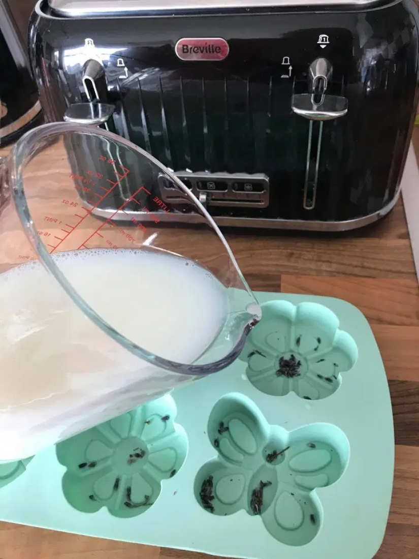 British woman makes soap from your breast milk and claim that they are healing British woman makes soap from your breast milk and claim that they are healing