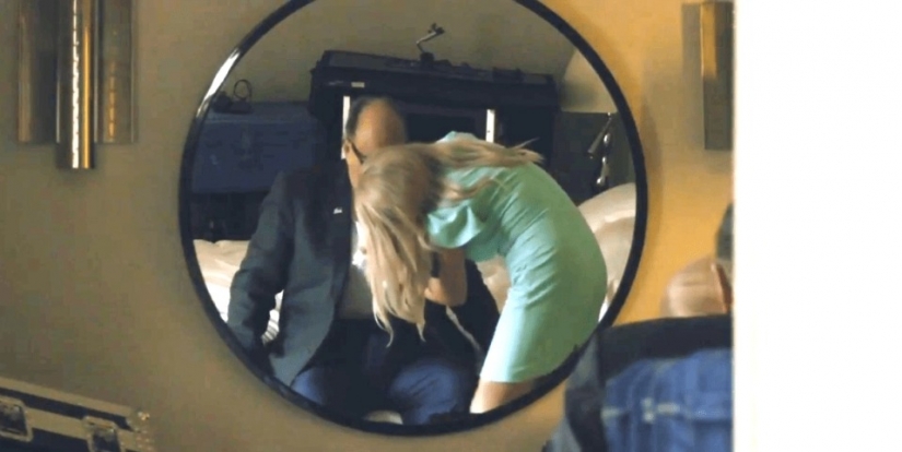 Bulgarian actress Maria Bakalova from the scandalous scene of the comedy "Borat" supports black people