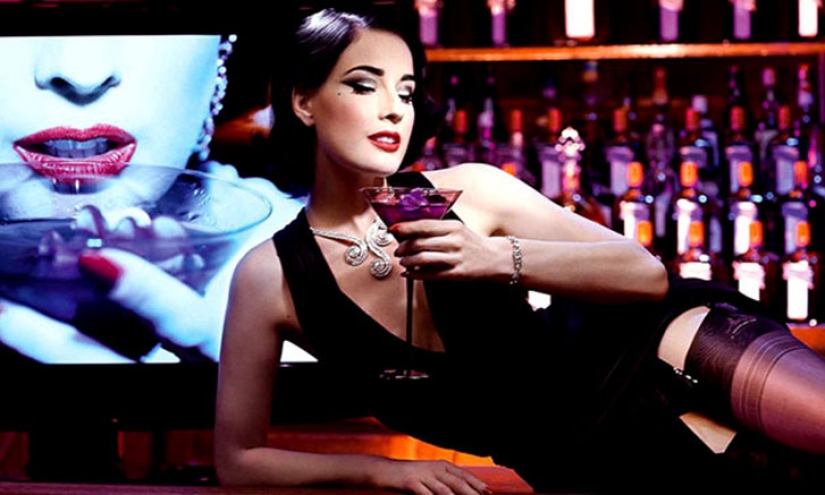Burlesque queen Dita von Teese: the path from a nondescript teenager to the heroine of men's dreams