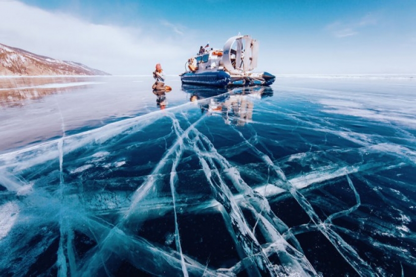 Camina sobre el Baikal helado