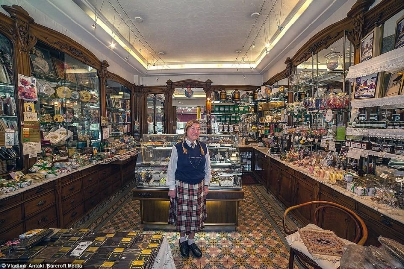 Canadian photographer Vladimir Antaki studies the mysterious life of shopkeepers