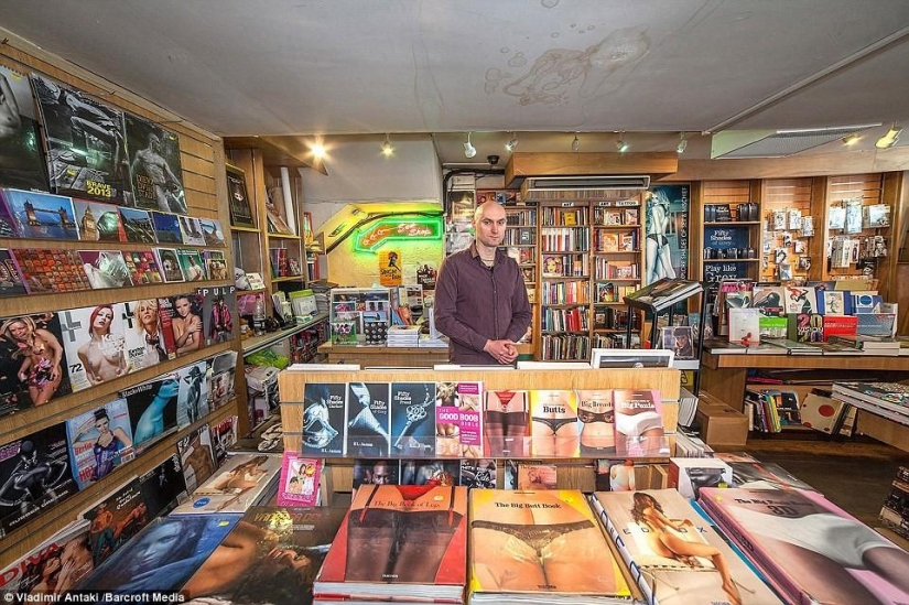 Canadian photographer Vladimir Antaki studies the mysterious life of shopkeepers