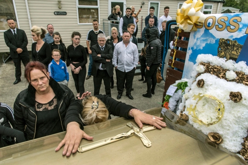 Caravan: La vida secreta de los gitanos irlandeses en las conmovedoras fotografías de Joseph Philip Bevillard