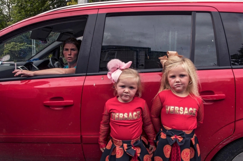 Caravan: La vida secreta de los gitanos irlandeses en las conmovedoras fotografías de Joseph Philip Bevillard