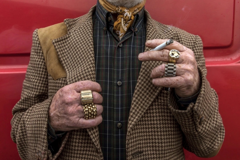 Caravan: The Secret Life of Irish Gypsies in Joseph Philip Bevillard's poignant photographs Caravan: The Secret Life of Irish Gypsies in Joseph Philip Bevillard's poignant photographs