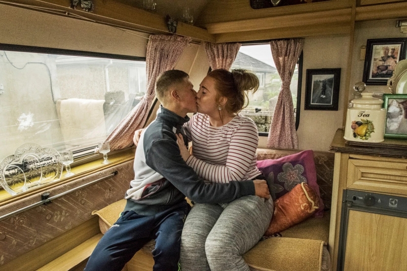 Caravan: The Secret Life of Irish Gypsies in Joseph Philip Bevillard's poignant photographs Caravan: The Secret Life of Irish Gypsies in Joseph Philip Bevillard's poignant photographs