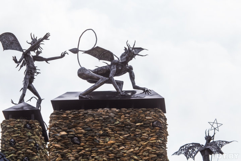 Casa gótica con demonios aterroriza a los residentes de la aldea bielorrusa