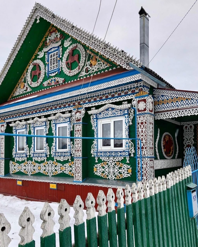 Casas de cuento de hadas en pueblos rusos