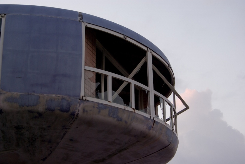 Casas de OVNIS en Taiwán: Una ciudad fantasma futurista abandonada Casas de OVNIS en Taiwán: Una ciudad fantasma futurista abandonada