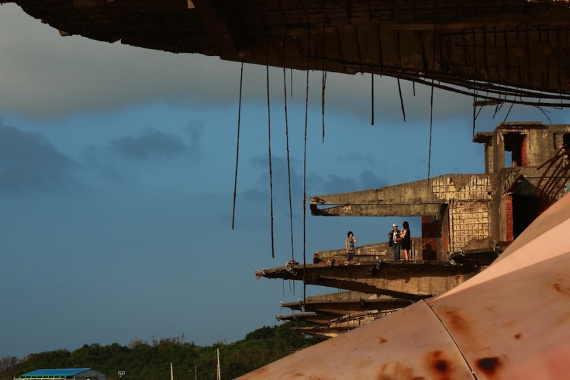 Casas de OVNIS en Taiwán: Una ciudad fantasma futurista abandonada Casas de OVNIS en Taiwán: Una ciudad fantasma futurista abandonada