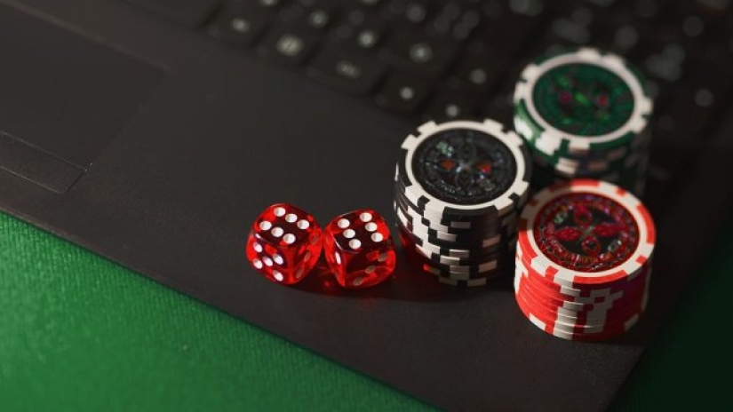 Casinos en línea: cómo perdí 4 millones de rublos, un apartamento, una reputación y una familia
