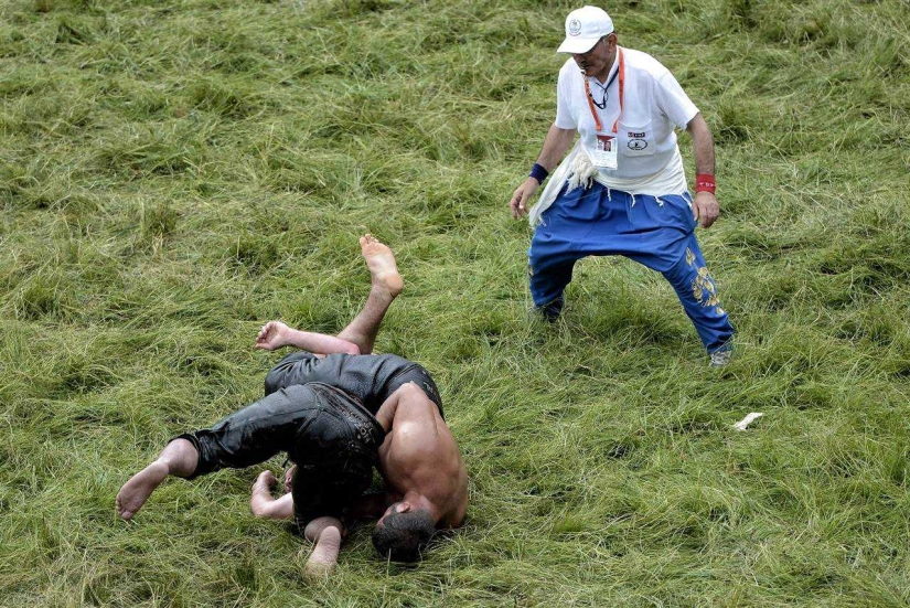 Catch the enemy by the balls: kirkpinar, Turkish national sport Catch the enemy by the balls: kirkpinar, Turkish national sport