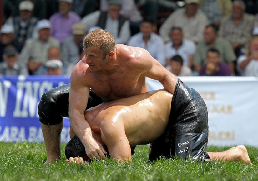 Catch the enemy by the balls: kirkpinar, Turkish national sport Catch the enemy by the balls: kirkpinar, Turkish national sport