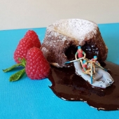 Chef italiano crea mundos en miniatura a partir de postres