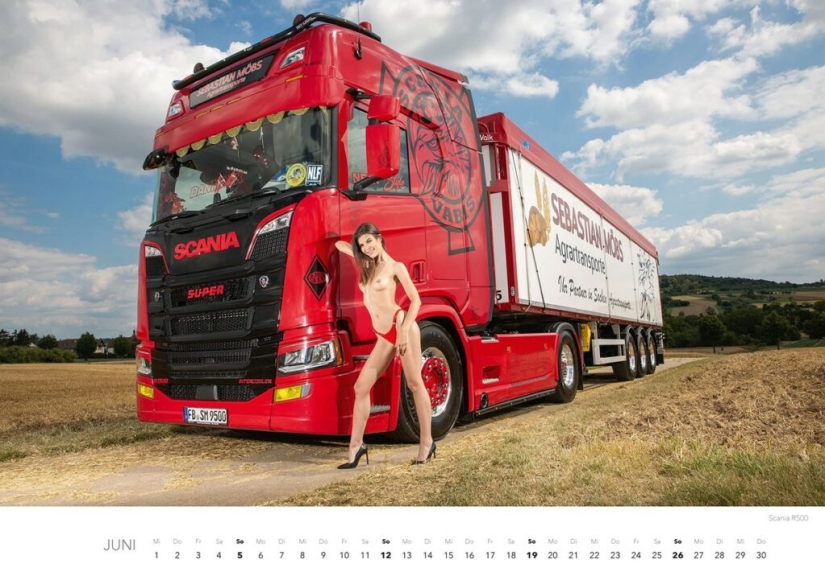 Chicas calientes y camiones poderosos en el calendario erótico "Trucker-Träume Kalender 2022"