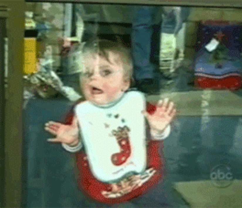 Children who can't believe his eyes