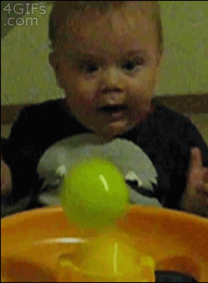 Children who can't believe his eyes
