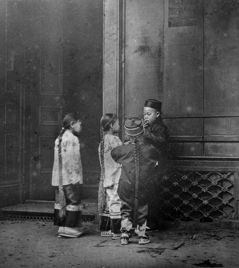 Chinatown in San Francisco before the 1906 earthquake Chinatown in San Francisco before the 1906 earthquake