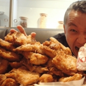 Chinese students ate for free at KFC for several years, but now they are on prison rations