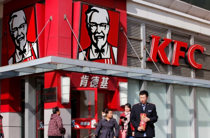 Chinese students ate for free at KFC for several years, but now they are on prison rations Chinese students ate for free at KFC for several years, but now they are on prison rations