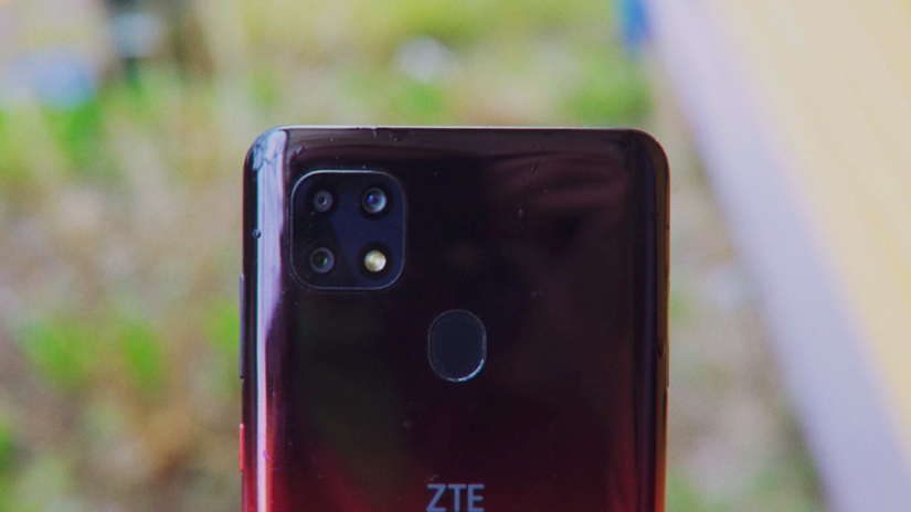 Choosing an affordable smartphone for a blogger