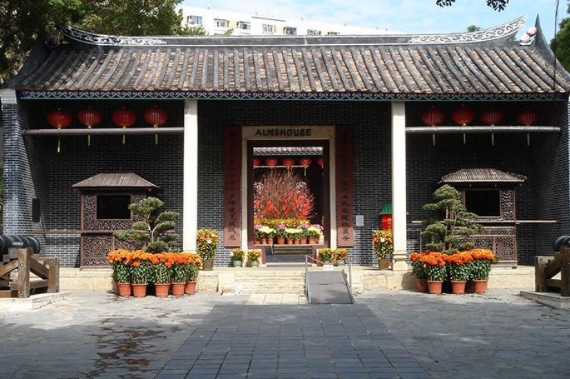 City of Darkness: The Amazing Fate of Kowloon Fortress City