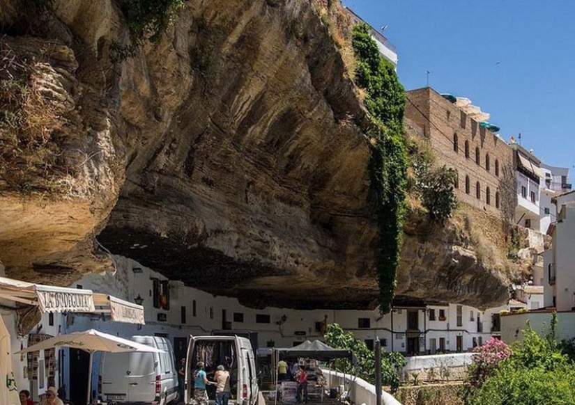 Ciudad maravillosa en una roca: Setenil de Las Bodegas