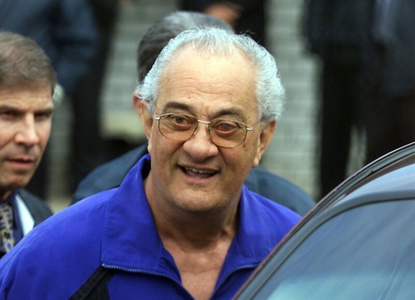 Cómo está el" nuevo ruso " Steven Seagal en Rusia: un actor, un santo budista y una tormenta de pollos