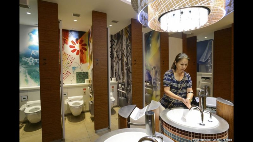 Cómo las mujeres van al baño en diferentes países del mundo
