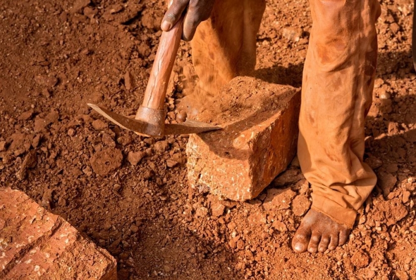 Cómo se extrae el ladrillo en Karaba, Burkina Faso Cómo se extrae el ladrillo en Karaba, Burkina Faso