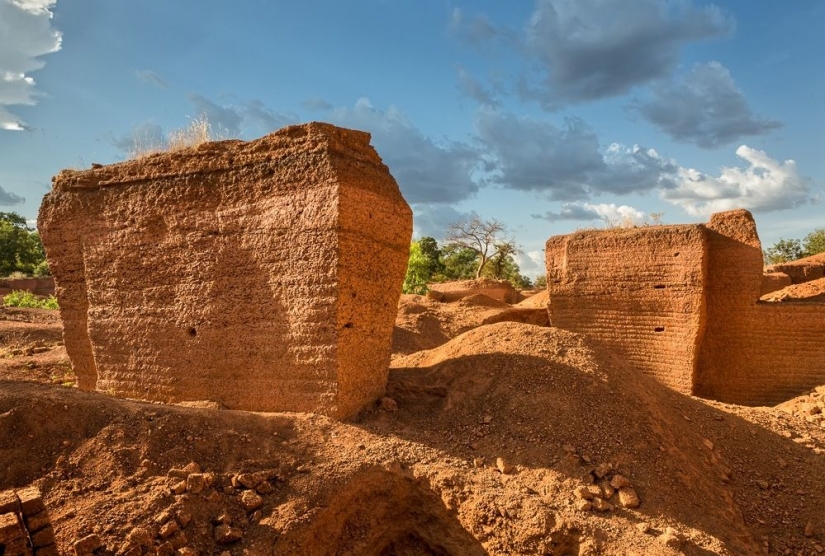 Cómo se extrae el ladrillo en Karaba, Burkina Faso Cómo se extrae el ladrillo en Karaba, Burkina Faso