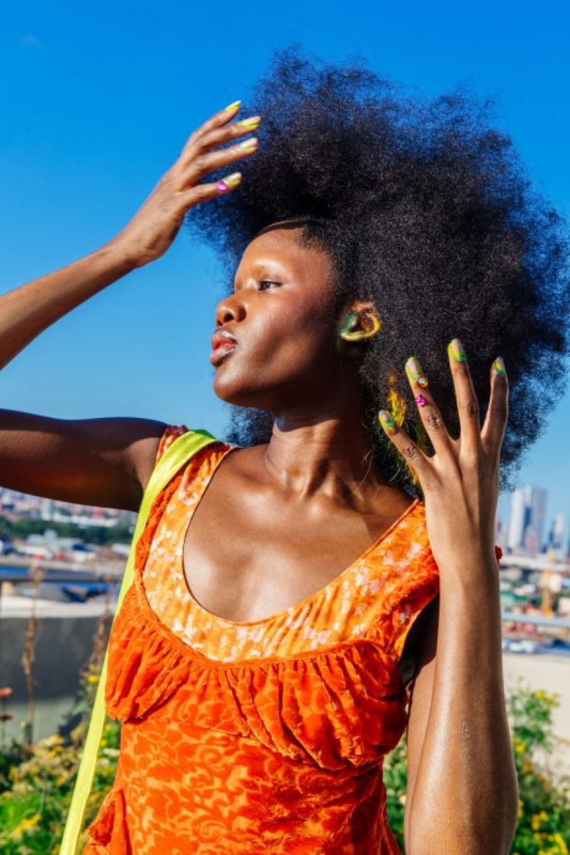 ¿Cómo se ve la nueva tendencia de maquillaje-maquillaje de oreja