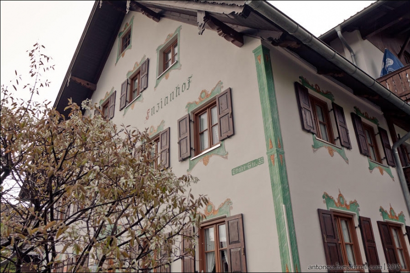 Cómo se ve un pueblo alpino pintado Cómo se ve un pueblo alpino pintado