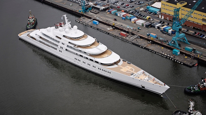 Cómo vive el monarca de los Emiratos Árabes Unidos, que puede comprar una mansión para pasar la noche Cómo vive el monarca de los Emiratos Árabes Unidos, que puede comprar una mansión para pasar la noche